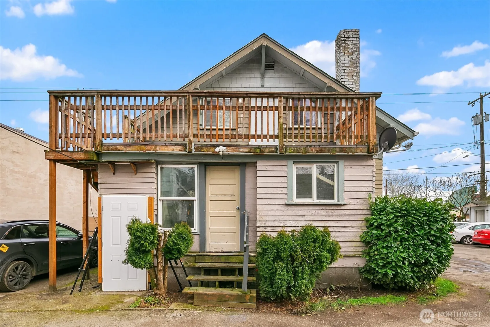 Property photo for 10531 Aurora Avenue N, Seattle photo 4
