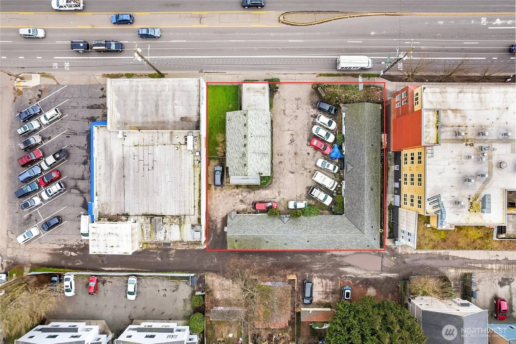 Property photo for 10531 Aurora Avenue N, Seattle photo 3