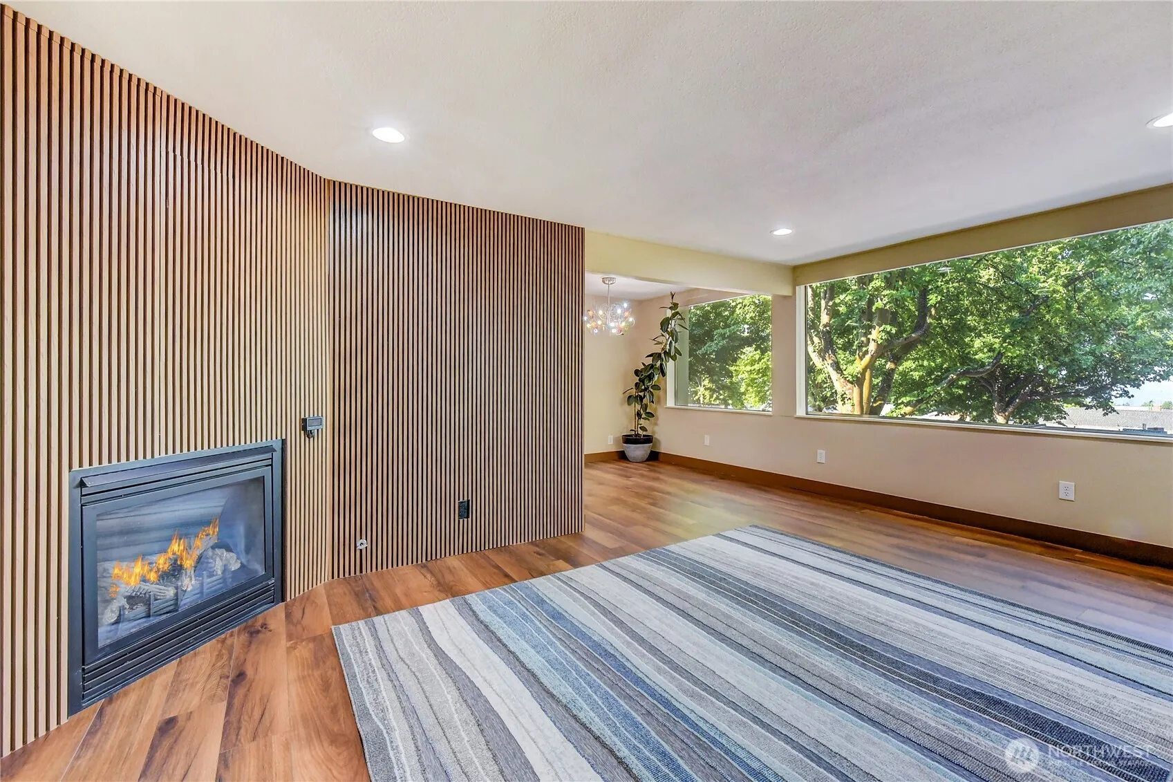 Property photo for 5038 California Avenue Sw #1, Seattle photo 2