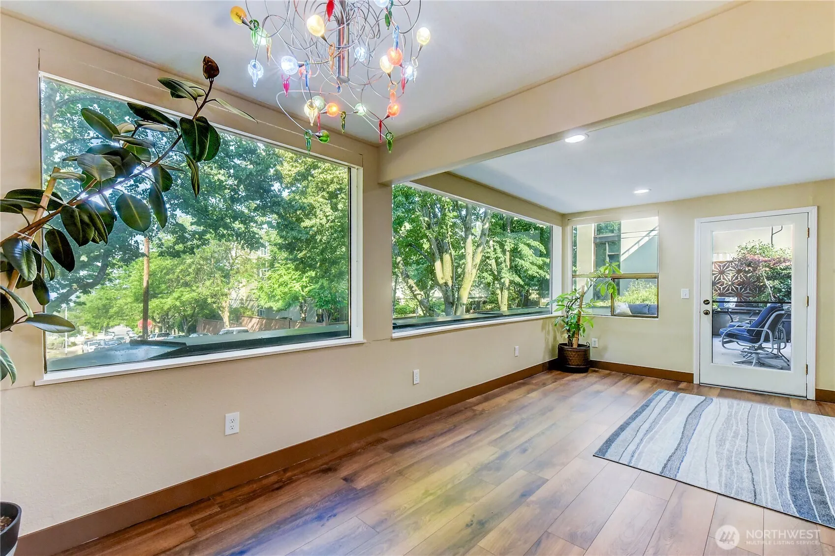 Property photo for 5038 California Avenue Sw #1, Seattle photo 4