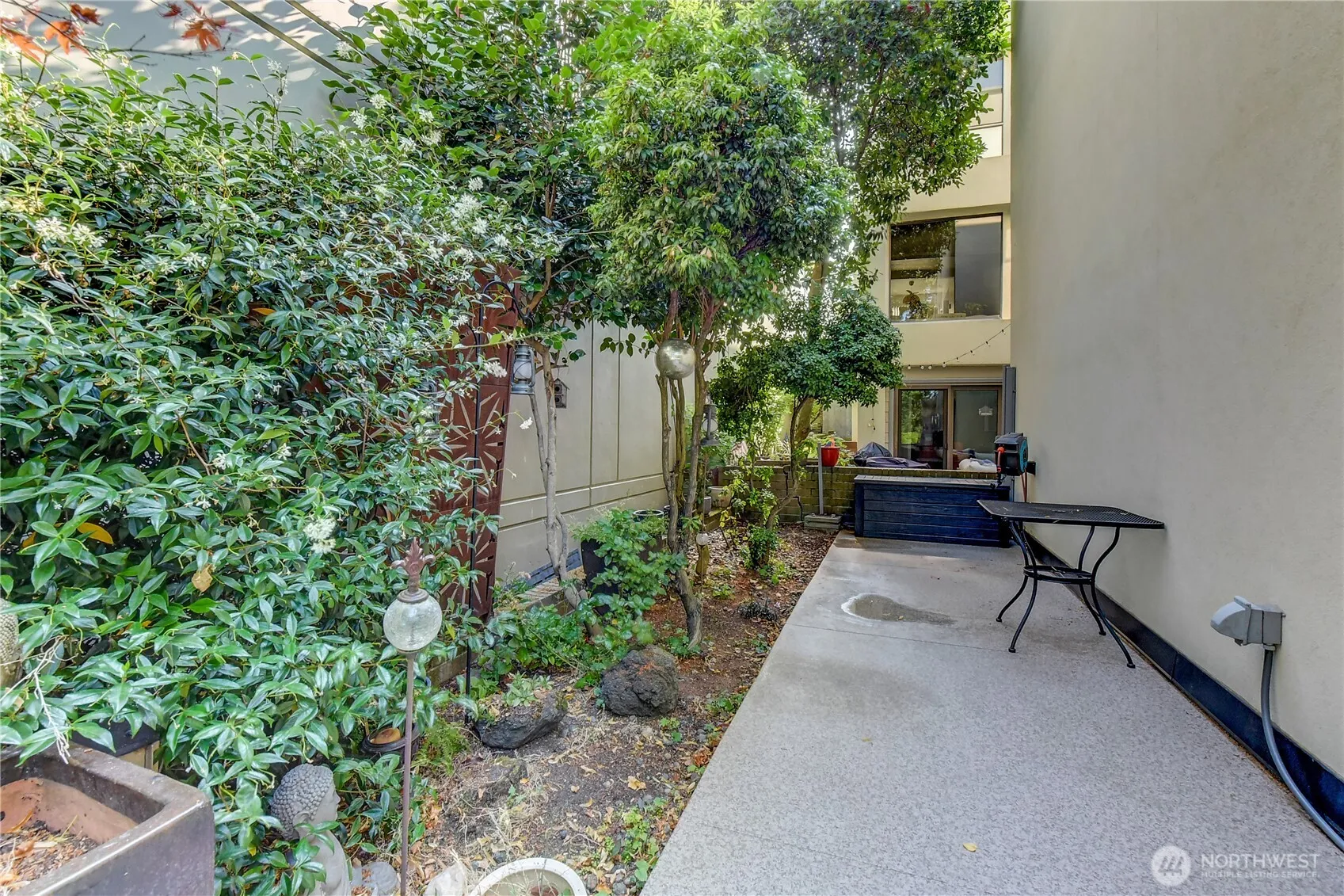 Property photo for 5038 California Avenue Sw #1, Seattle photo 5