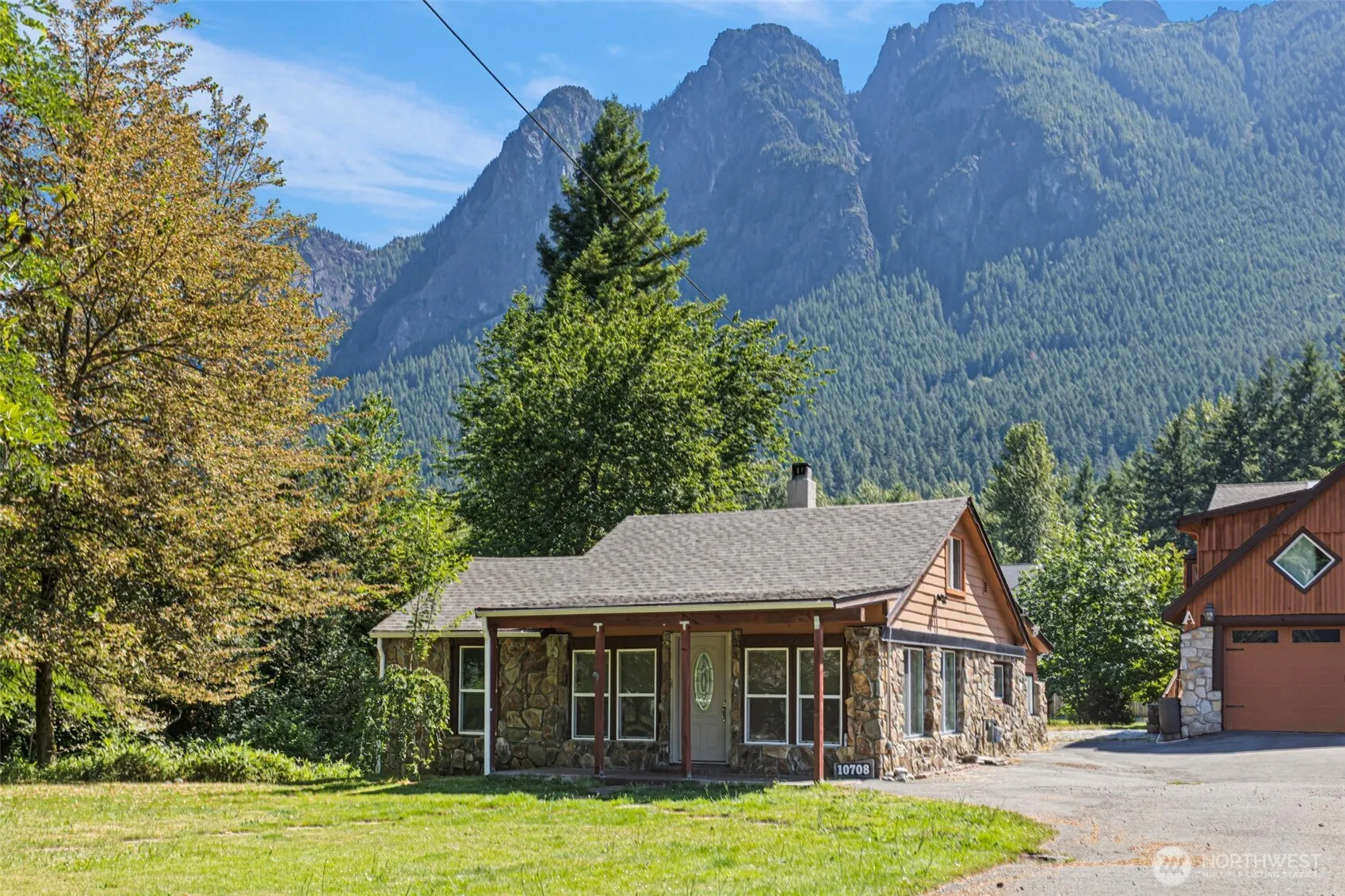 Property photo for 10708 428th Avenue Se, North Bend photo 2