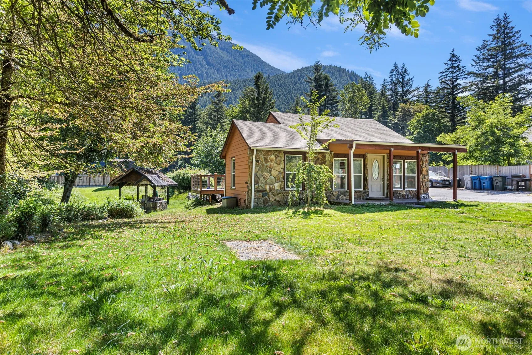 Property photo for 10708 428th Avenue Se, North Bend photo 3
