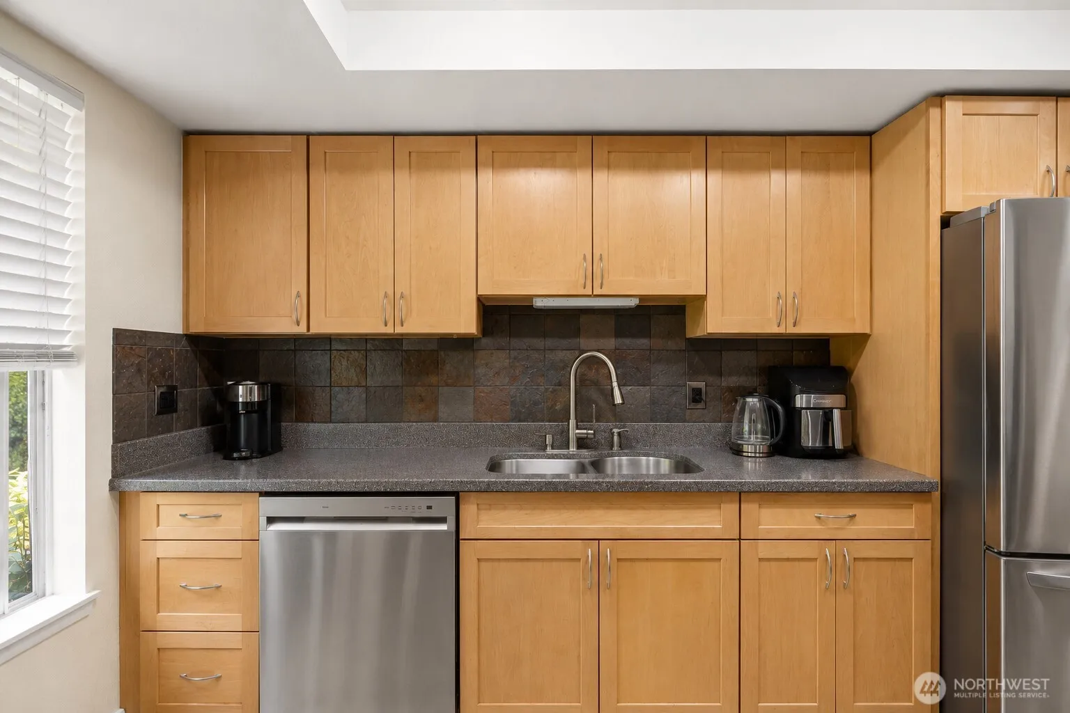 Property photo for 4727 W Lake Sammamish Parkway Se #b203, Issaquah photo 5