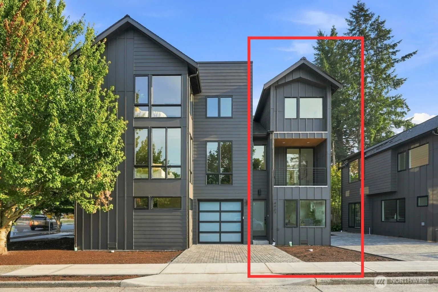 Property photo for 4907 Sw Canada Drive, Seattle photo 2