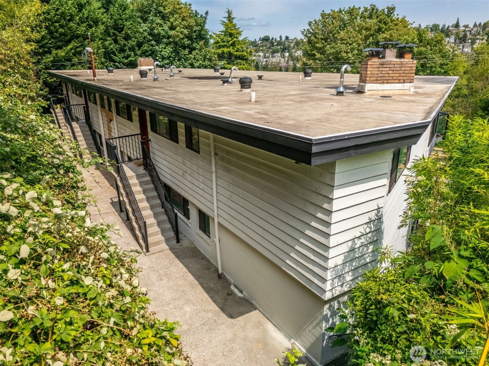 Property photo for 2515 Thorndyke Avenue W, Seattle photo 4