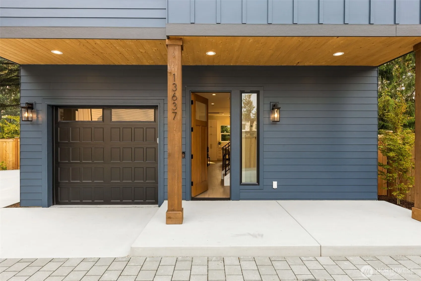 Property photo for 13637 103rd Avenue Ne, Kirkland photo 3