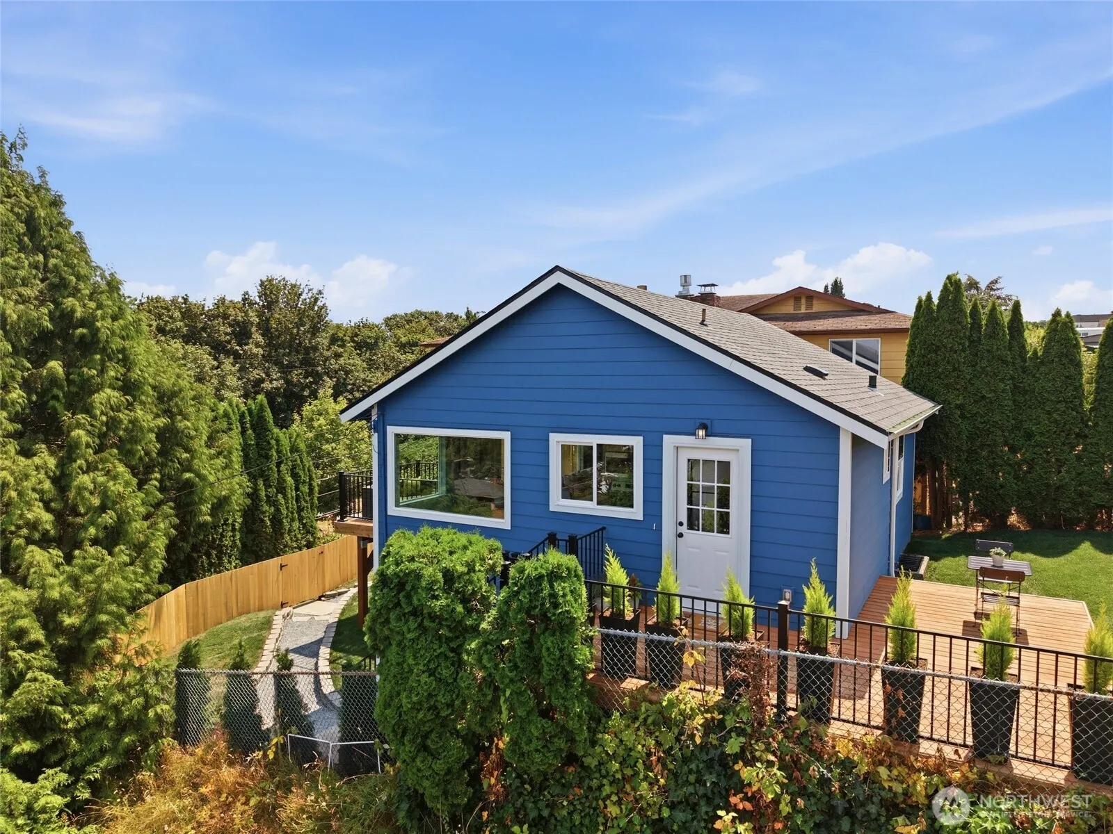 Property photo for 2517 23rd Avenue, Seattle photo 4
