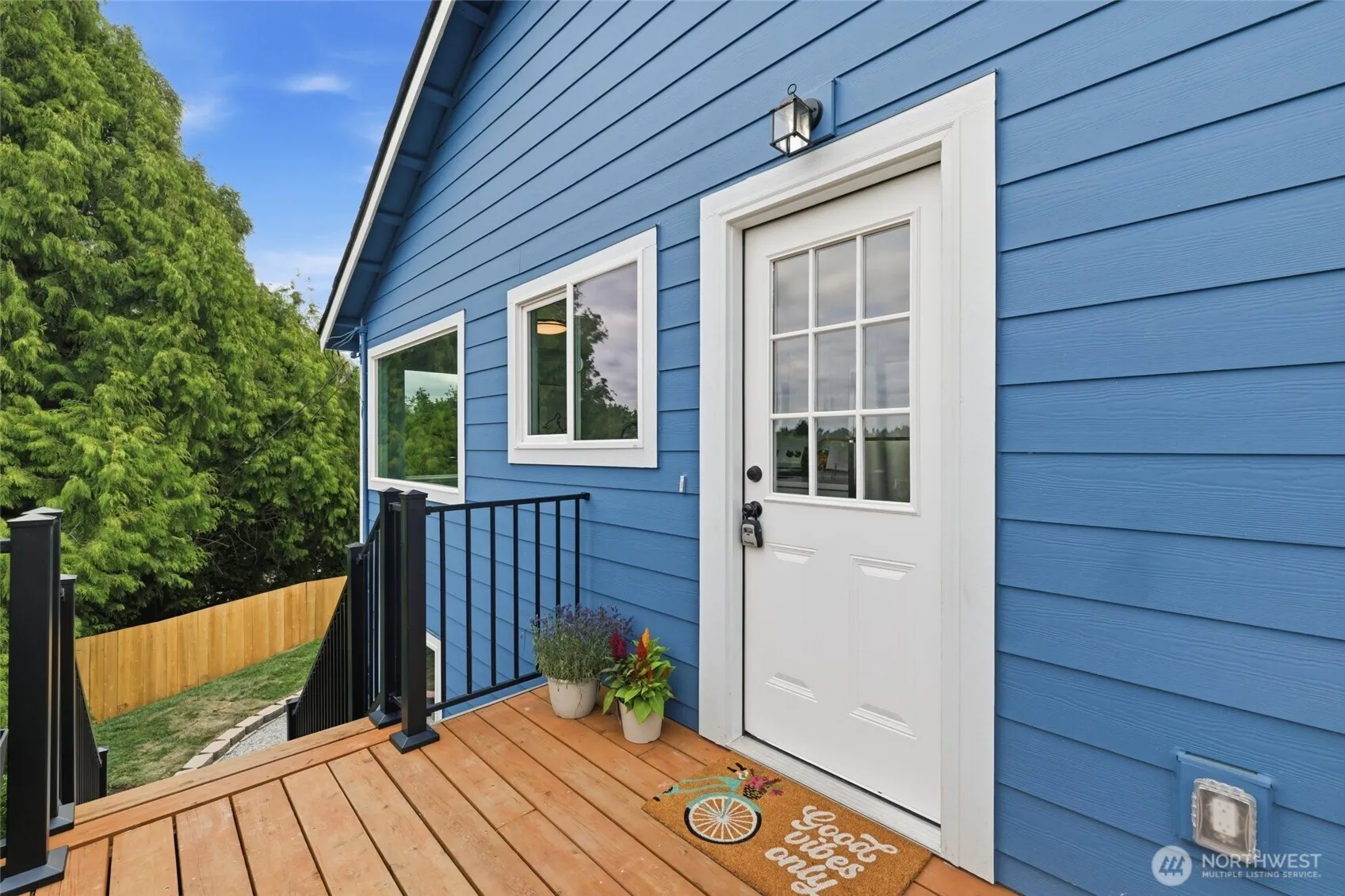 Property photo for 2517 23rd Avenue, Seattle photo 3