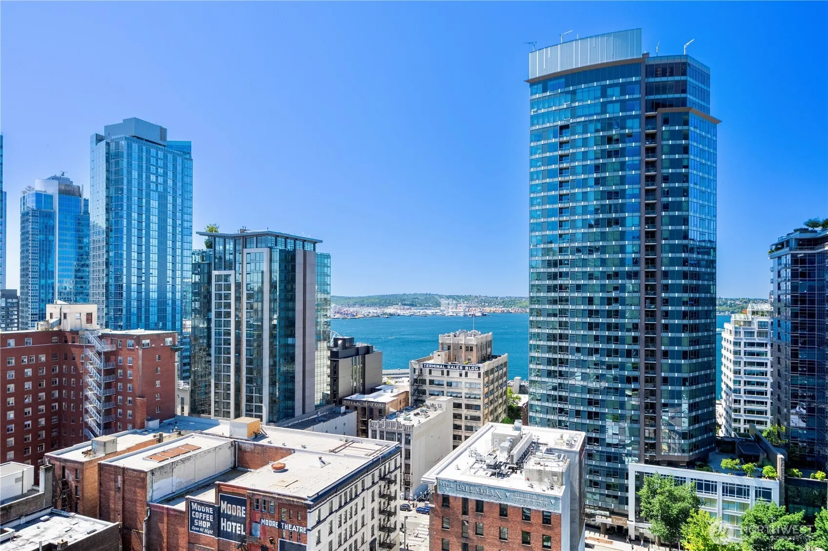 Property photo for 300 Virginia St #1911, Seattle photo 2