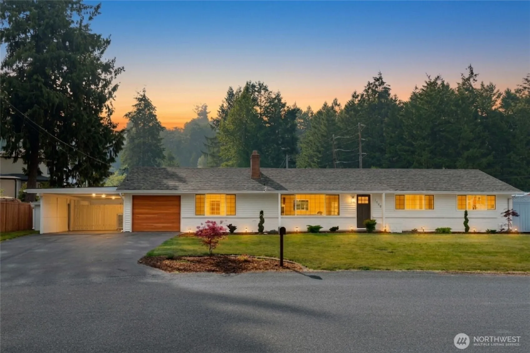 Property photo for 10002 Woodlawn Place Sw, Lakewood