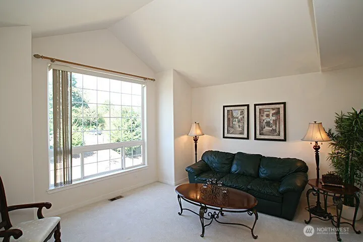 Property photo for 4012 122nd Avenue Se, Bellevue photo 4