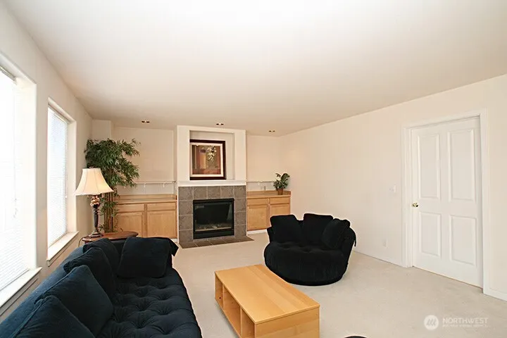 Property photo for 4012 122nd Avenue Se, Bellevue photo 3