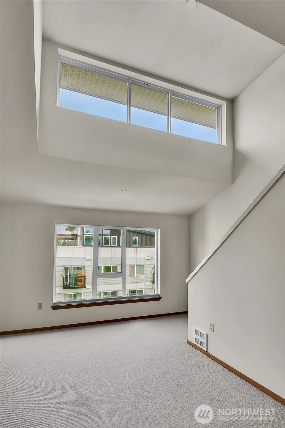 Property photo for 12334 31st Avenue Ne #607, Seattle photo 2