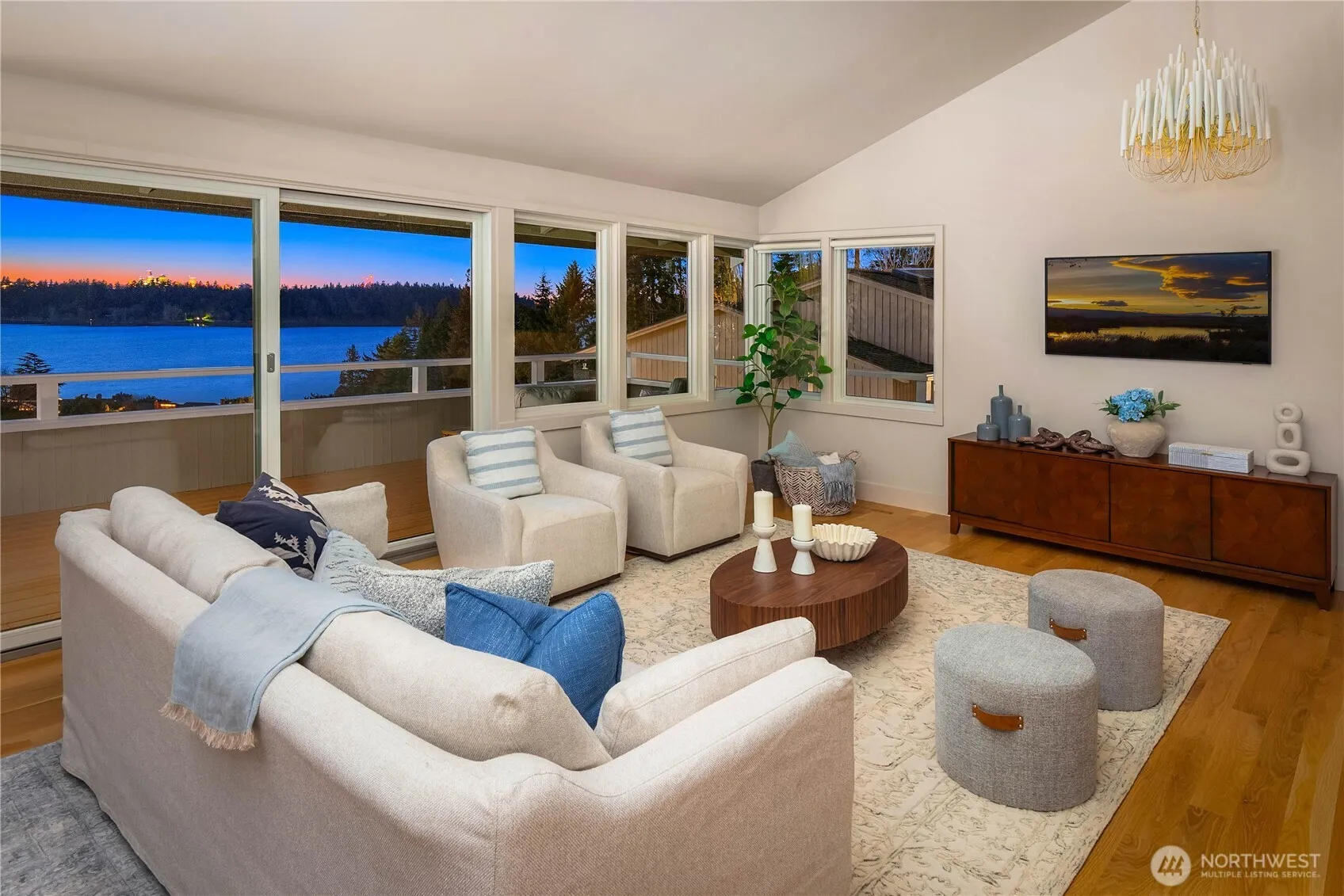 Property photo for 7580 Se 71st Street, Mercer Island photo 2