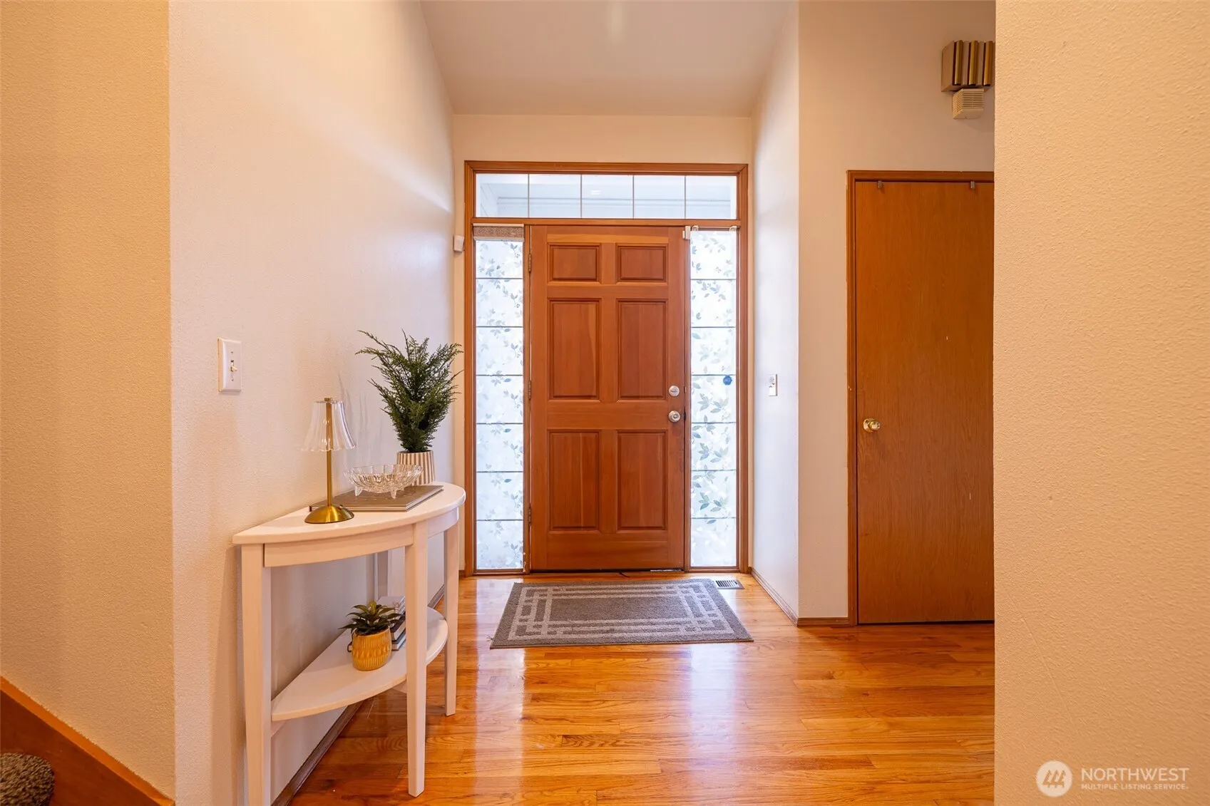 Property photo for 5018 Ryan Way, Seattle photo 4