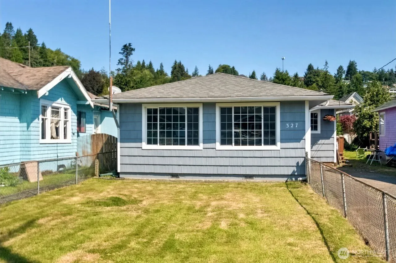 Property photo for 327 Eklund Avenue, Hoquiam photo 2