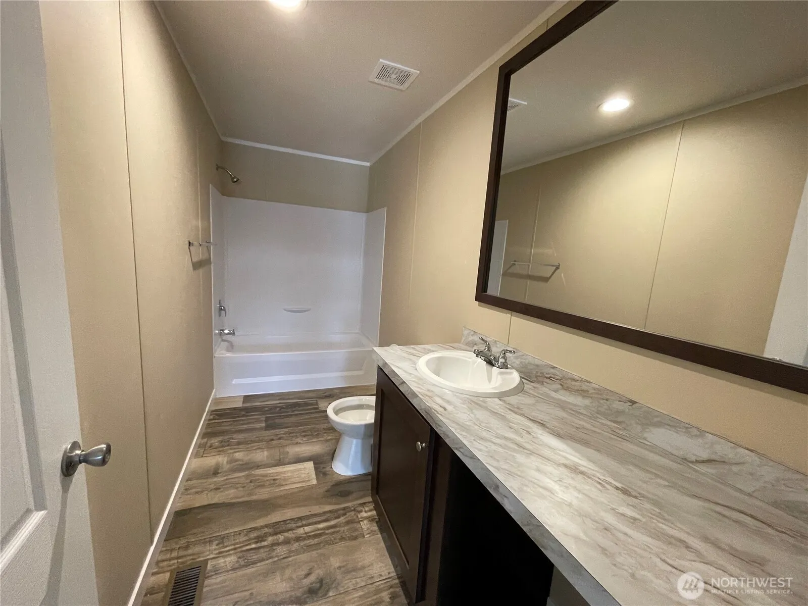 Property photo for 2700 Fruitvale Boulevard #14, Yakima photo 4