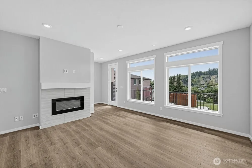 Property photo for 13202 Ne 127th Court #d, Kirkland photo 2