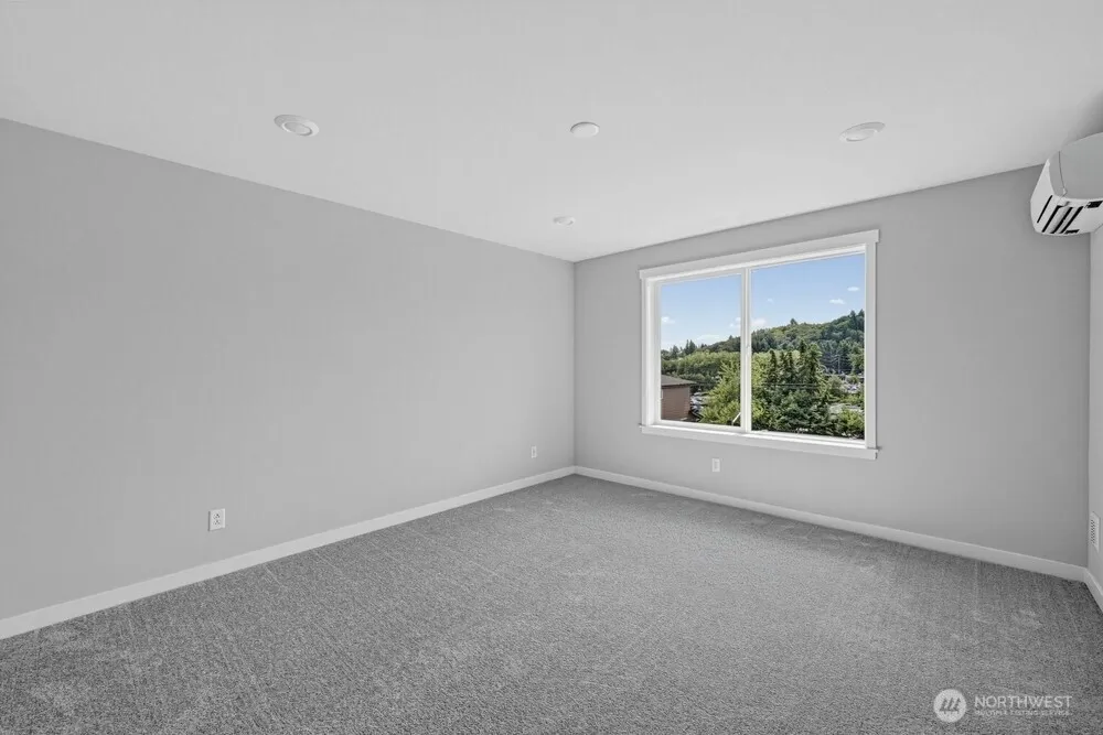 Property photo for 13202 Ne 127th Court #d, Kirkland photo 5