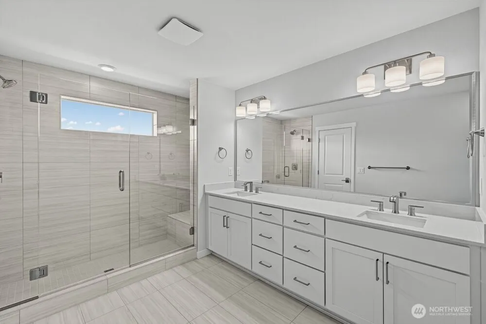 Property photo for 13202 Ne 127th Court #d, Kirkland photo 4