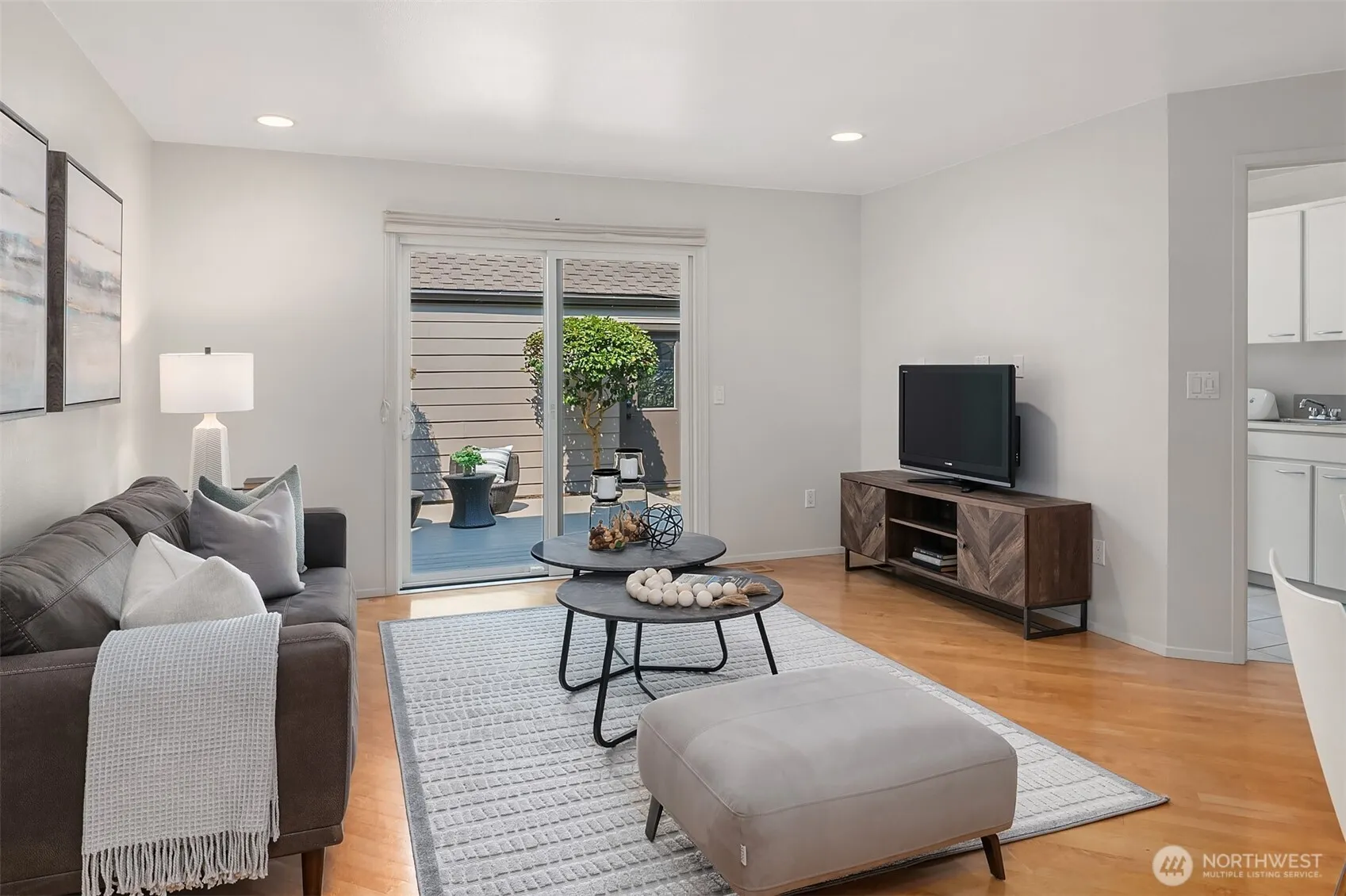 Property photo for 10307 Ne 19th Place #b3, Bellevue photo 4