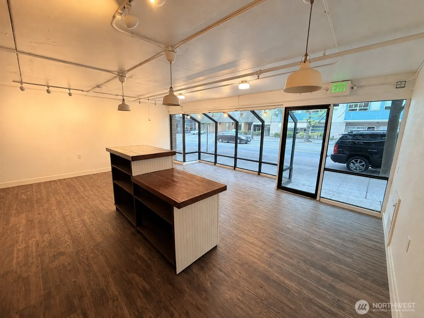 Property photo for 2521 1st Avenue #(r), Seattle photo 4