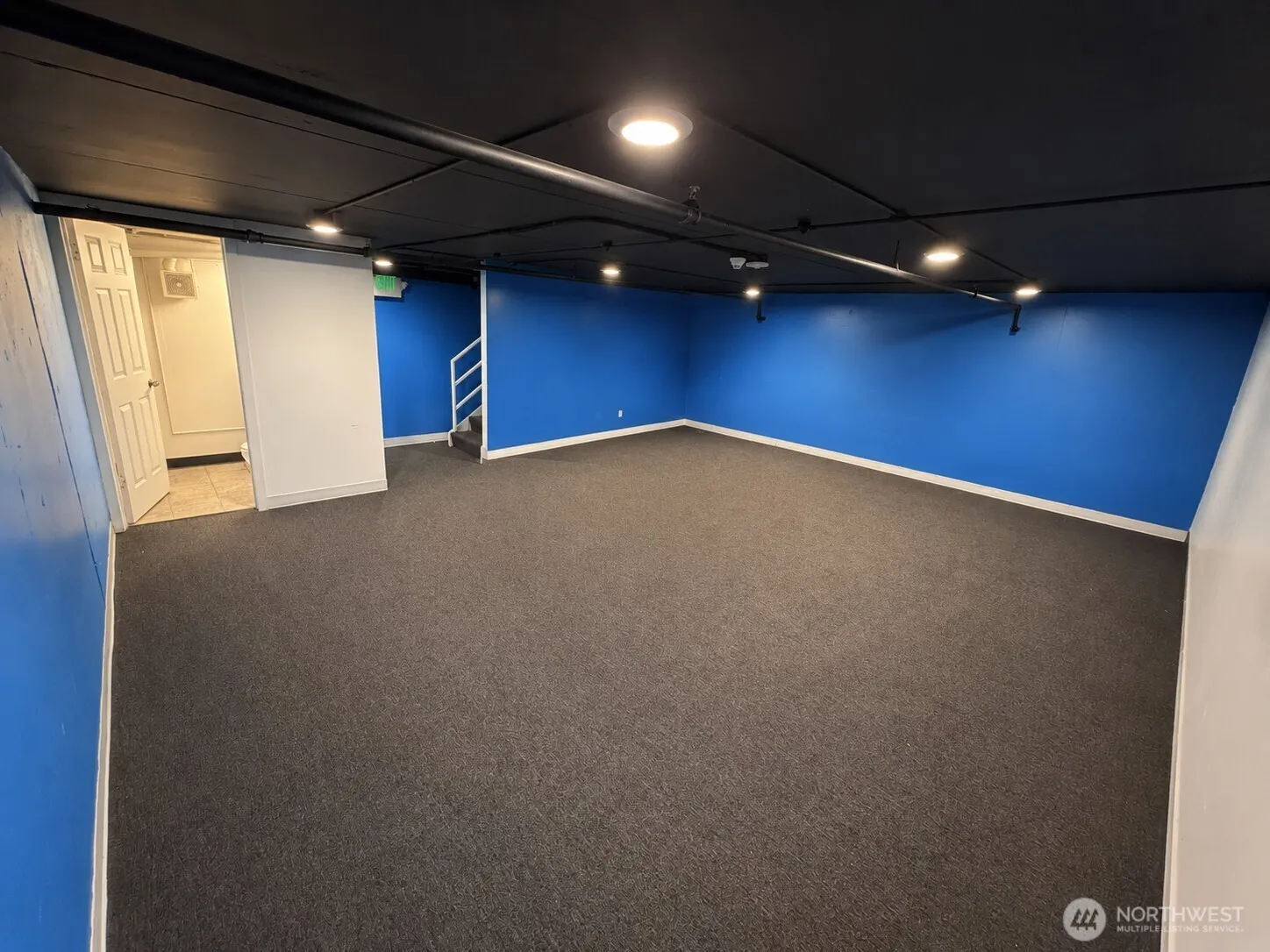 Property photo for 2521 1st Avenue #(r), Seattle photo 5
