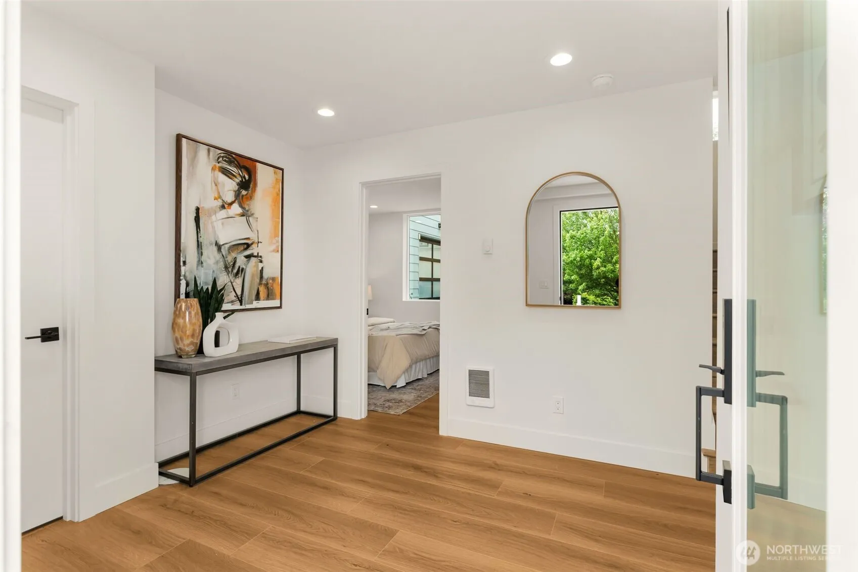 Property photo for 7403 Dayton Avenue N, Seattle photo 2