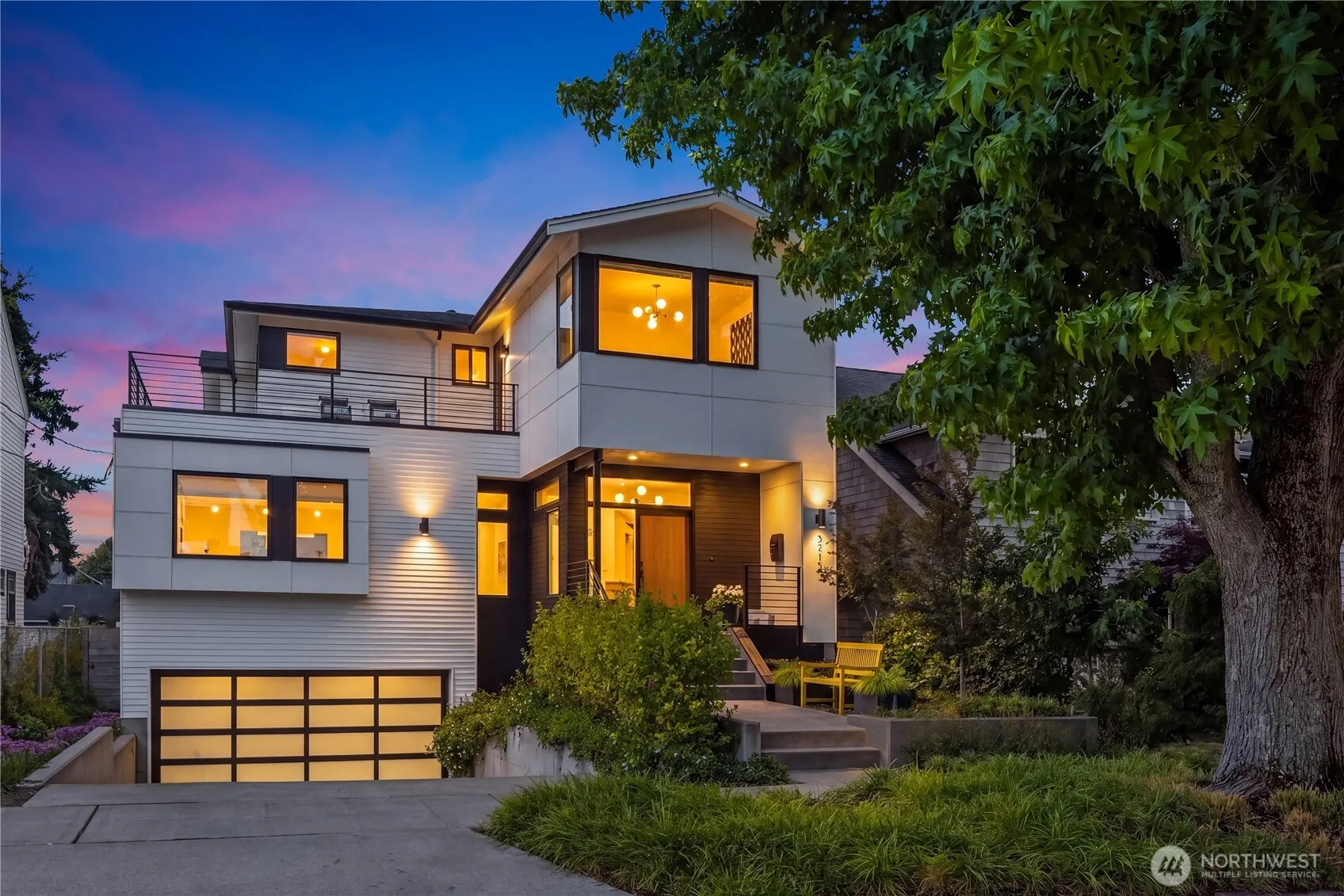 Property photo for 3215 39th Avenue W, Seattle