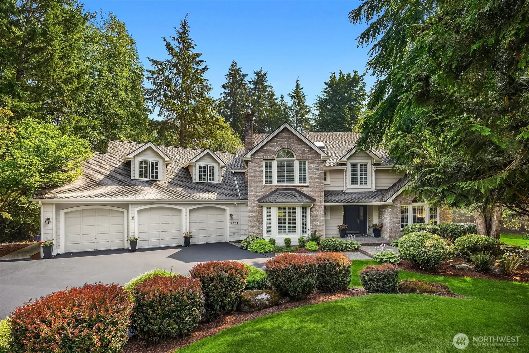 Property photo for 14214 216th Avenue Ne, Woodinville