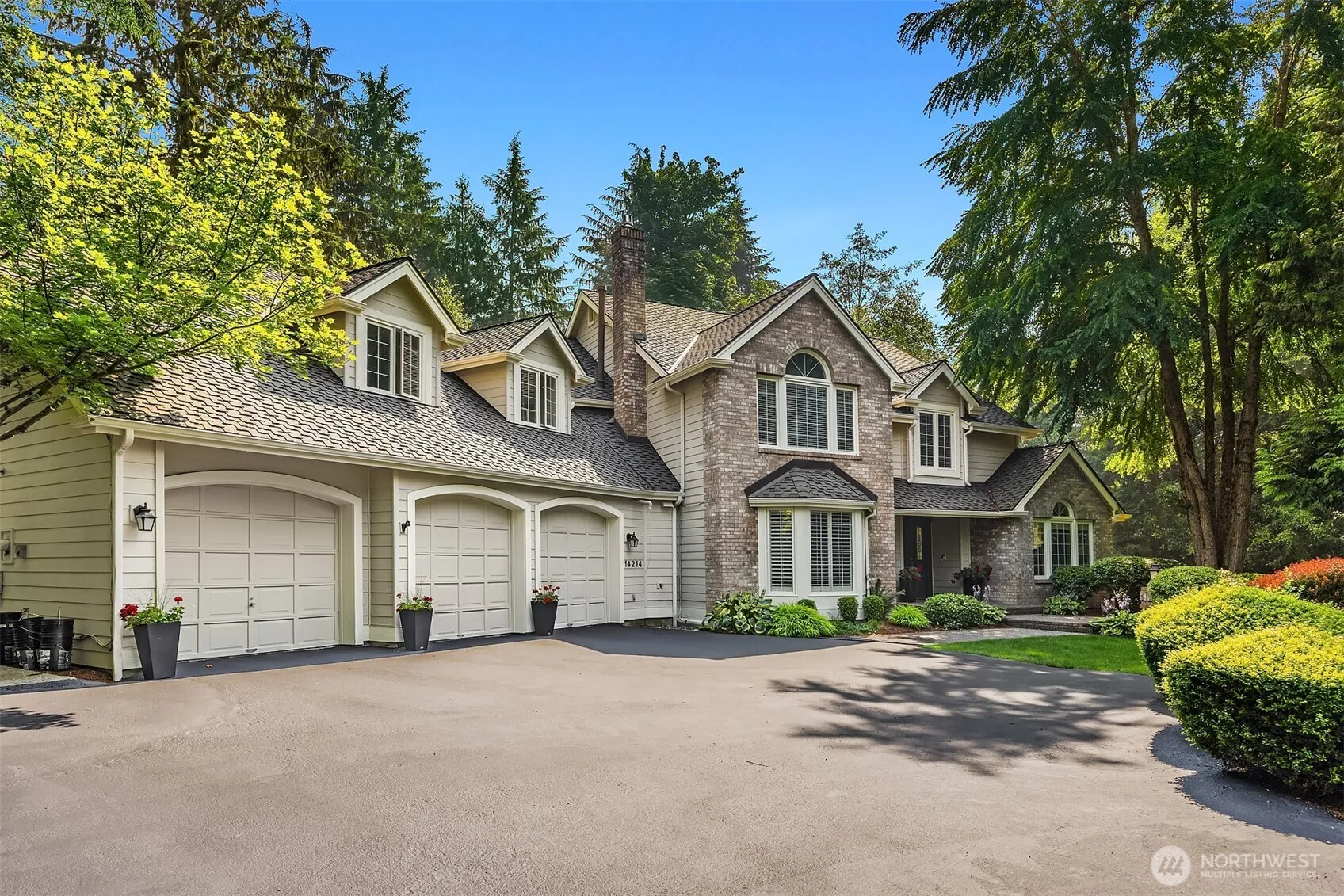 Property photo for 14214 216th Avenue Ne, Woodinville photo 3