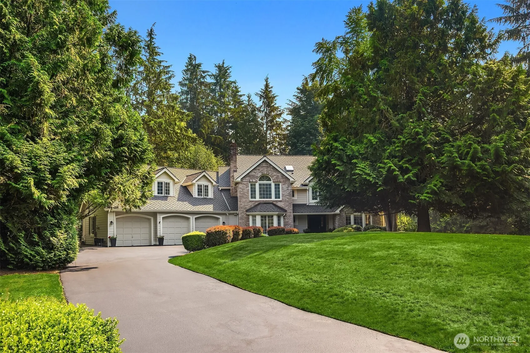 Property photo for 14214 216th Avenue Ne, Woodinville photo 2