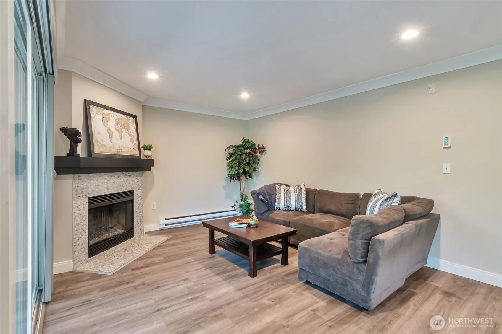 Property photo for 4183 W Lake Sammamish Parkway Se #b104, Bellevue photo 4