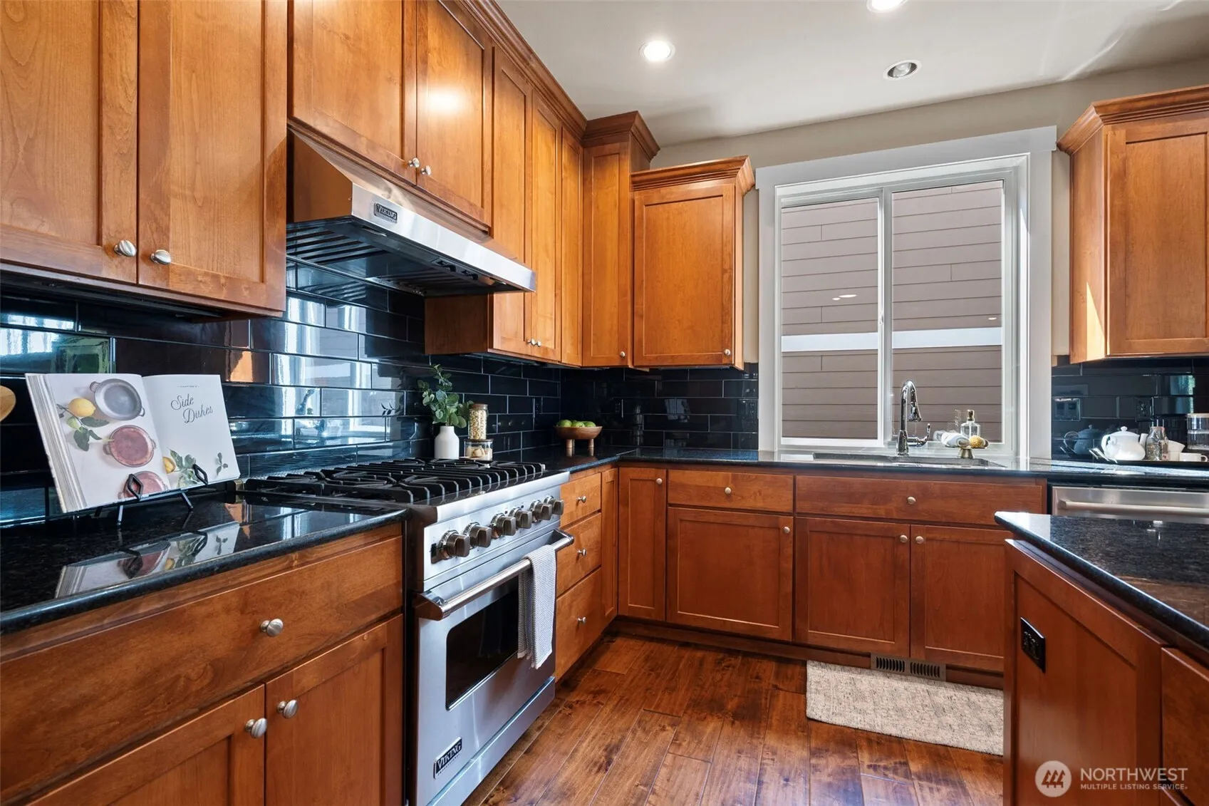 Property photo for 6516 86th Avenue W, University Place photo 3