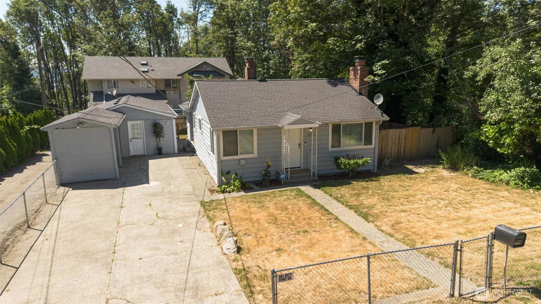 Property photo for 9201 36 Avenue S, Seattle photo 2