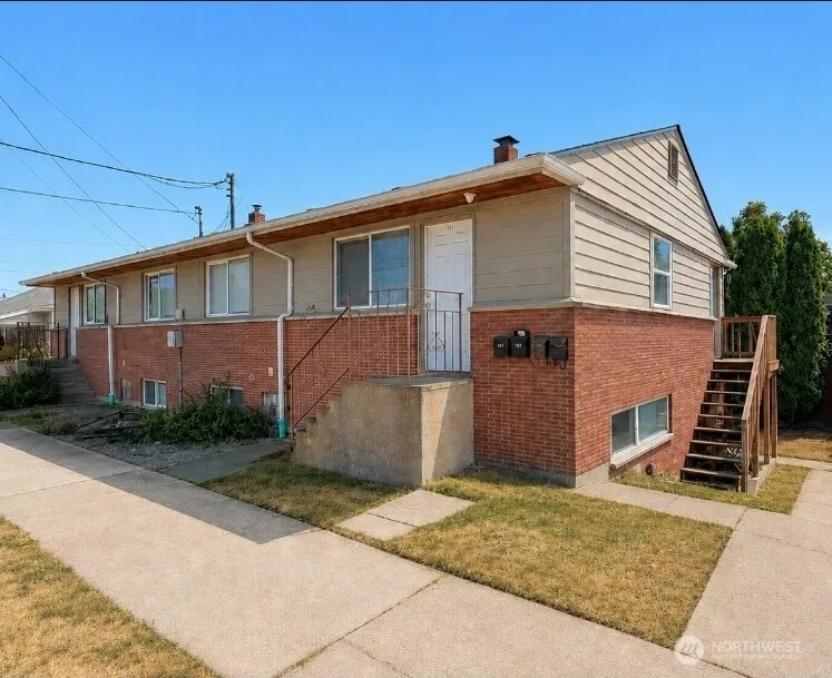 Property photo for 701 S Kenyon Street, Seattle