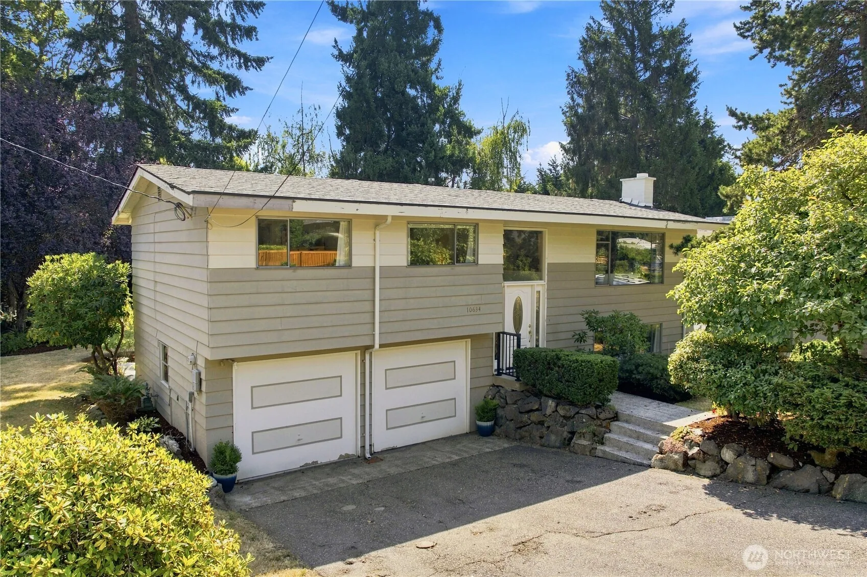 Property photo for 10634 32nd Avenue Sw, Seattle
