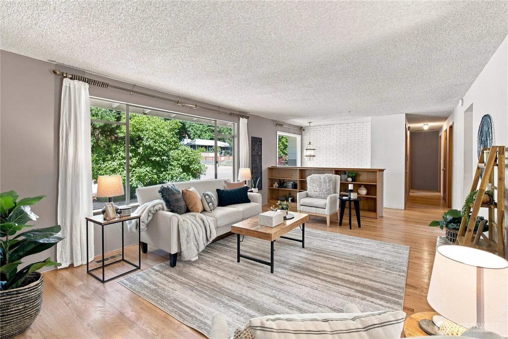 Property photo for 10634 32nd Avenue Sw, Seattle photo 5