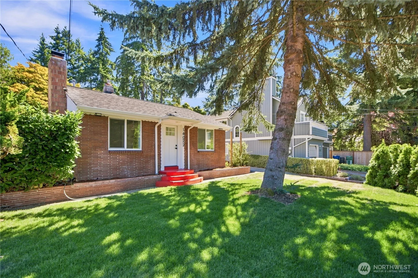 Property photo for 14022 Roslyn Place N, Seattle photo 2