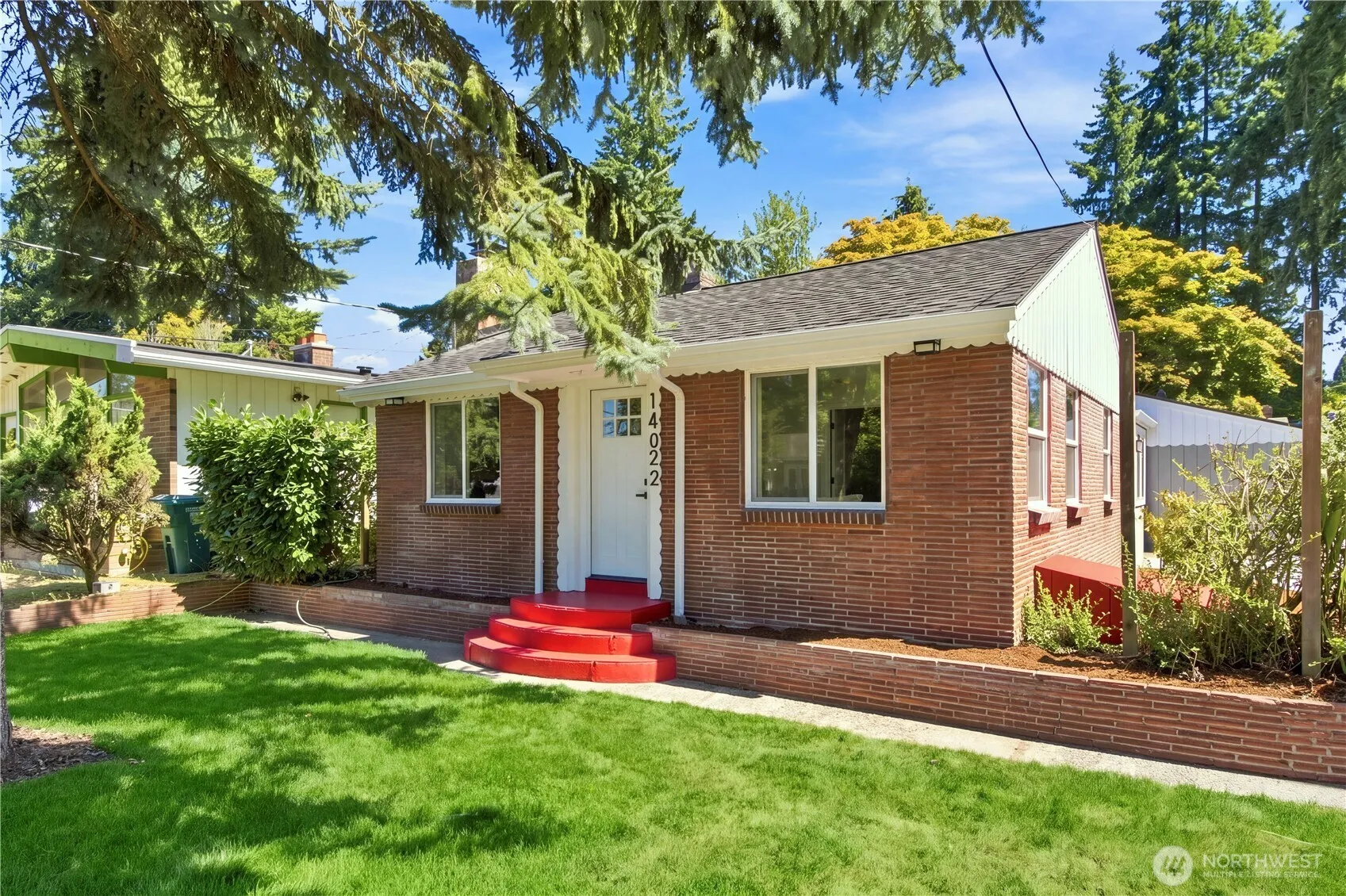 Property photo for 14022 Roslyn Place N, Seattle