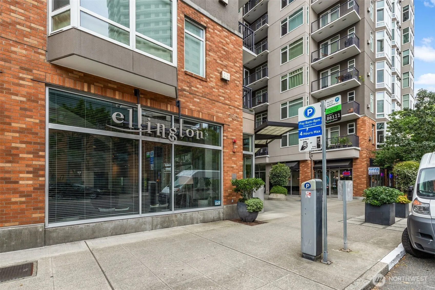 Property photo for 2801 1st Avenue #807, Seattle photo 3