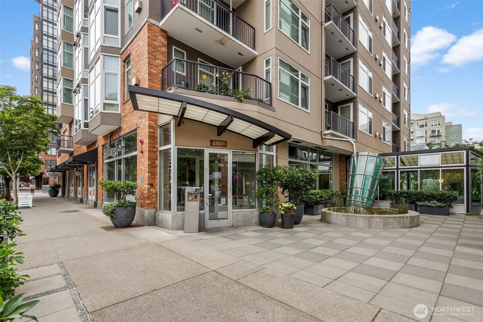 Property photo for 2801 1st Avenue #807, Seattle photo 4