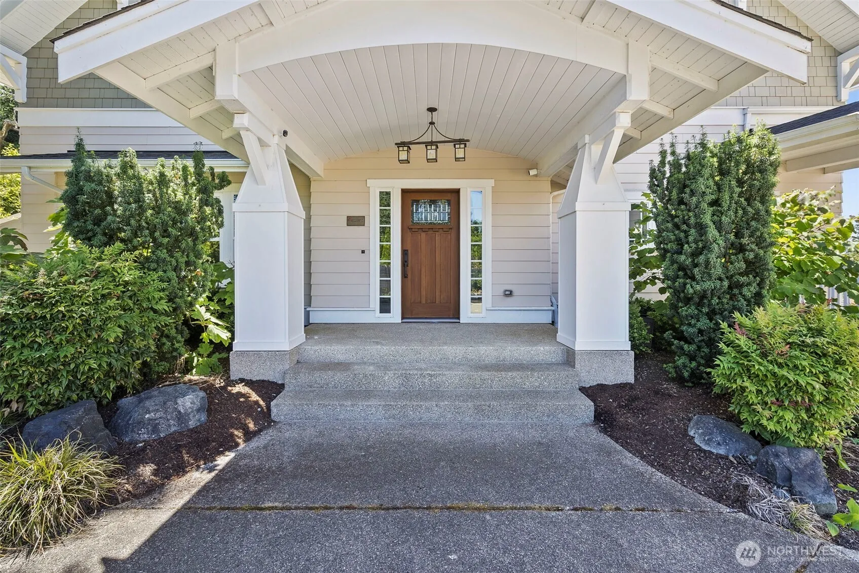 Property photo for 8902 65th Street W, University Place photo 3