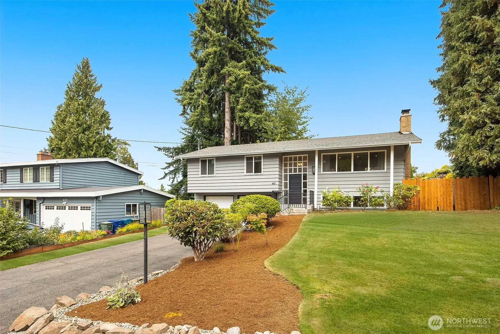 Property photo for 661 Birch Street, Edmonds photo 2