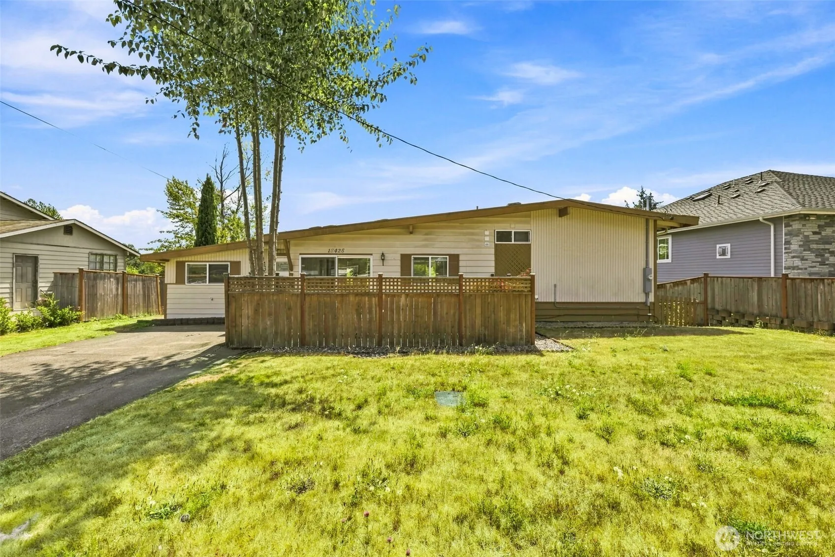 Property photo for 15425 Se 11th Street, Bellevue photo 2