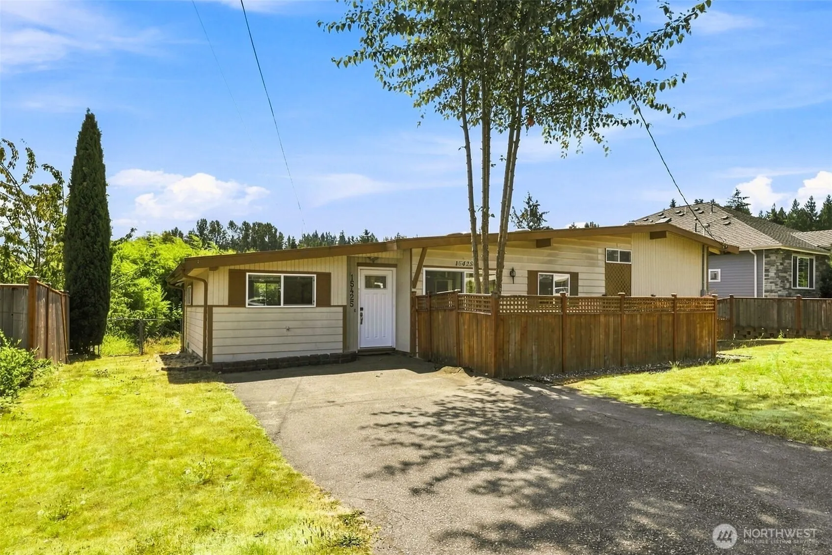 Property photo for 15425 Se 11th Street, Bellevue