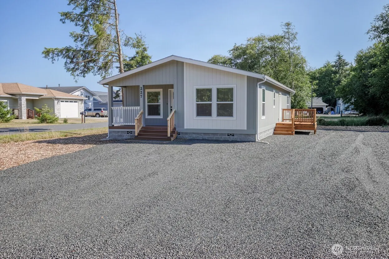 Property photo for 227 Sunrise Avenue Se, Ocean Shores photo 3