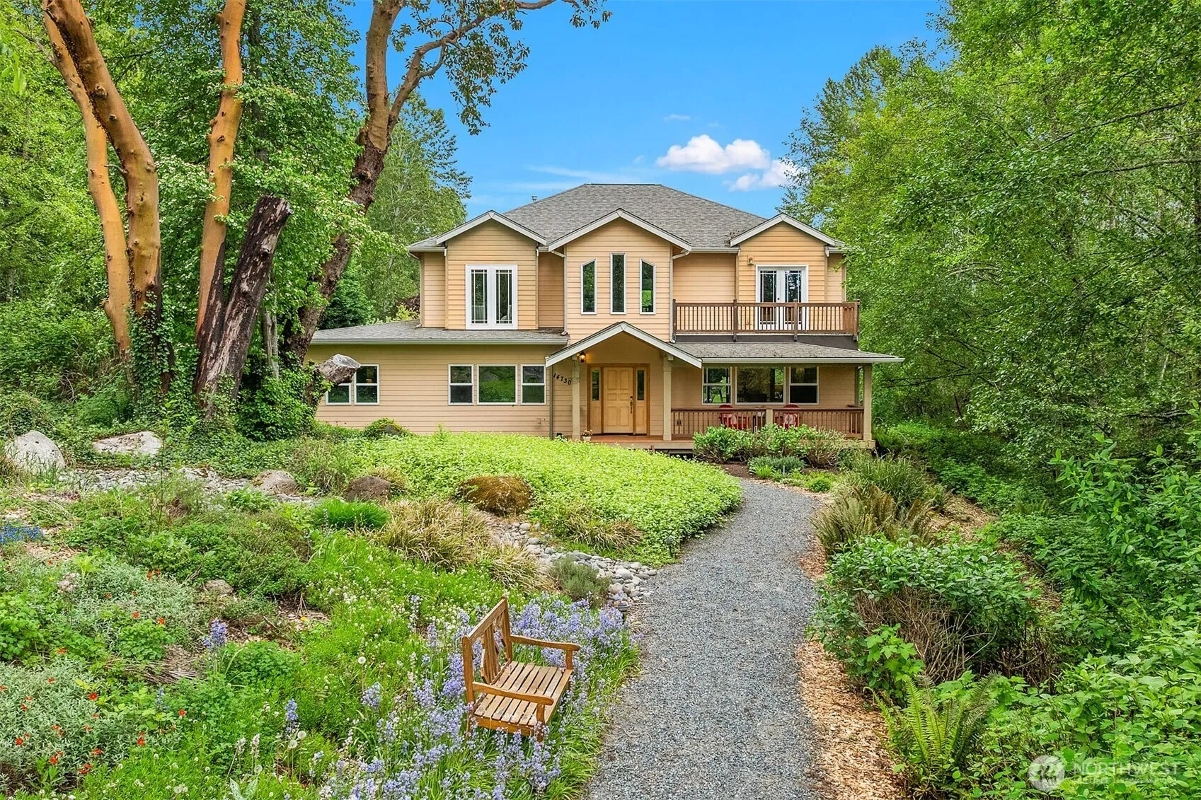 Property photo for 14730 75th Avenue Ne, Kenmore photo 2