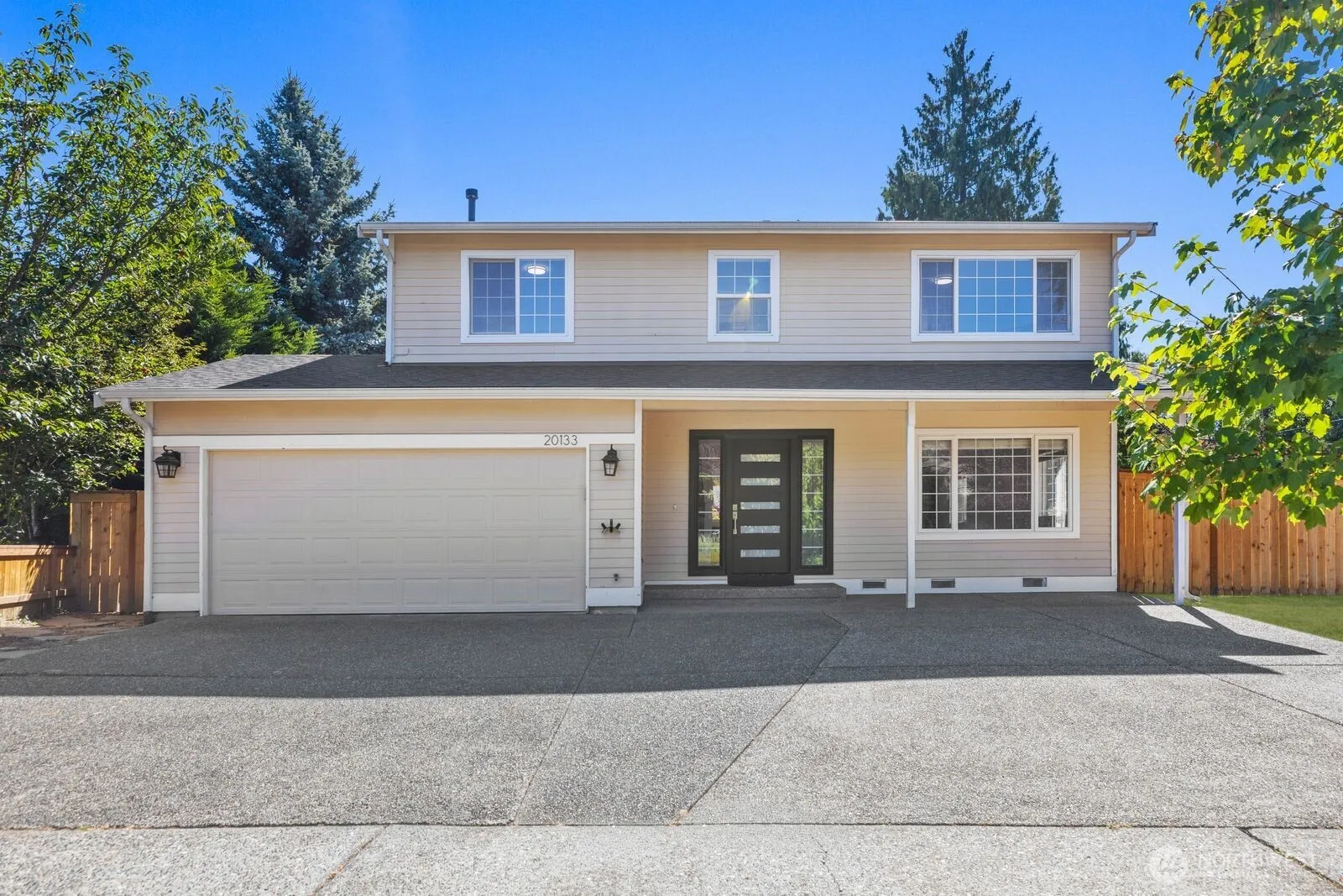 Property photo for 20133 7th Avenue Se, Bothell photo 2